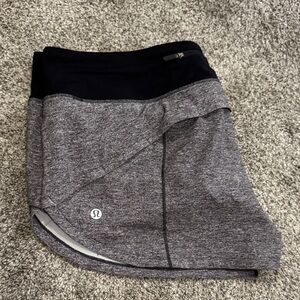 Lululemon Speed Up 2.5 inch low rise Shorts